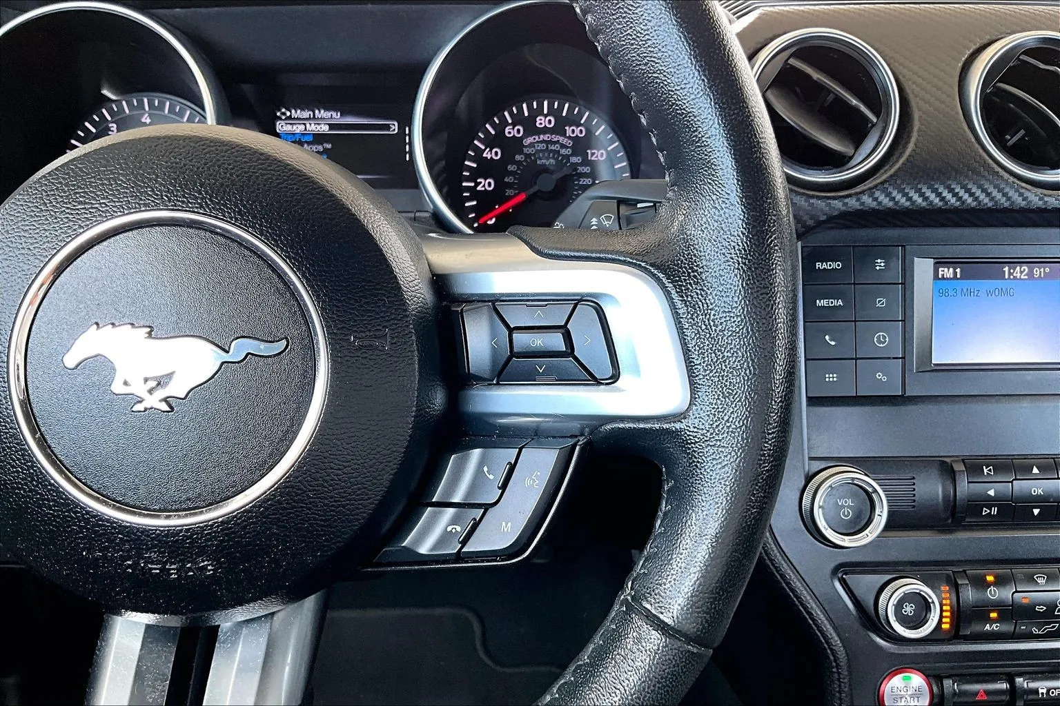 Ford Mustang photo 11