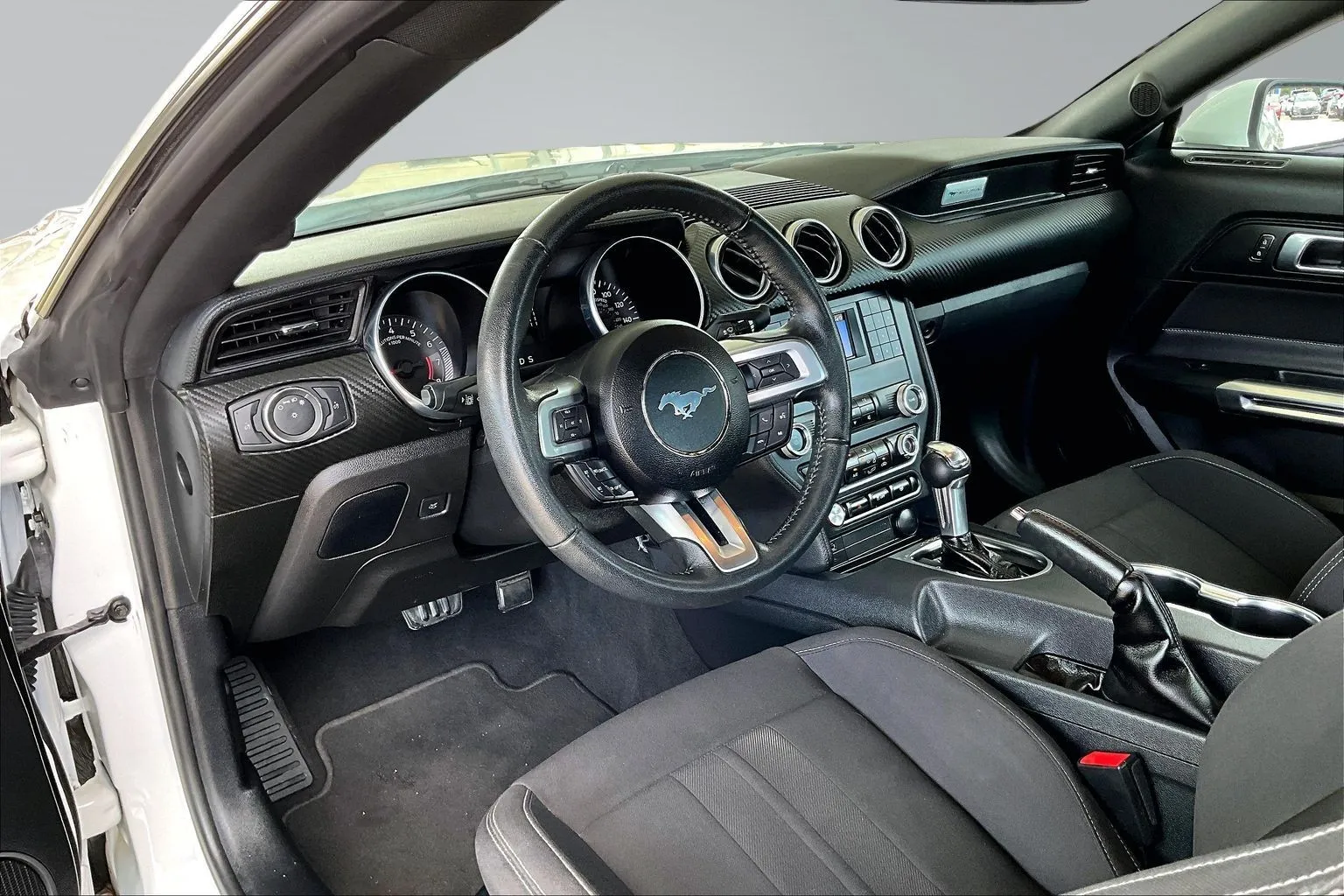 Ford Mustang photo 14