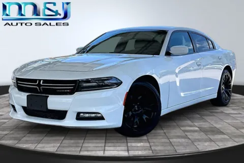 White 2018 Dodge Charger SXT Plus for sale in Jacksonville, FL