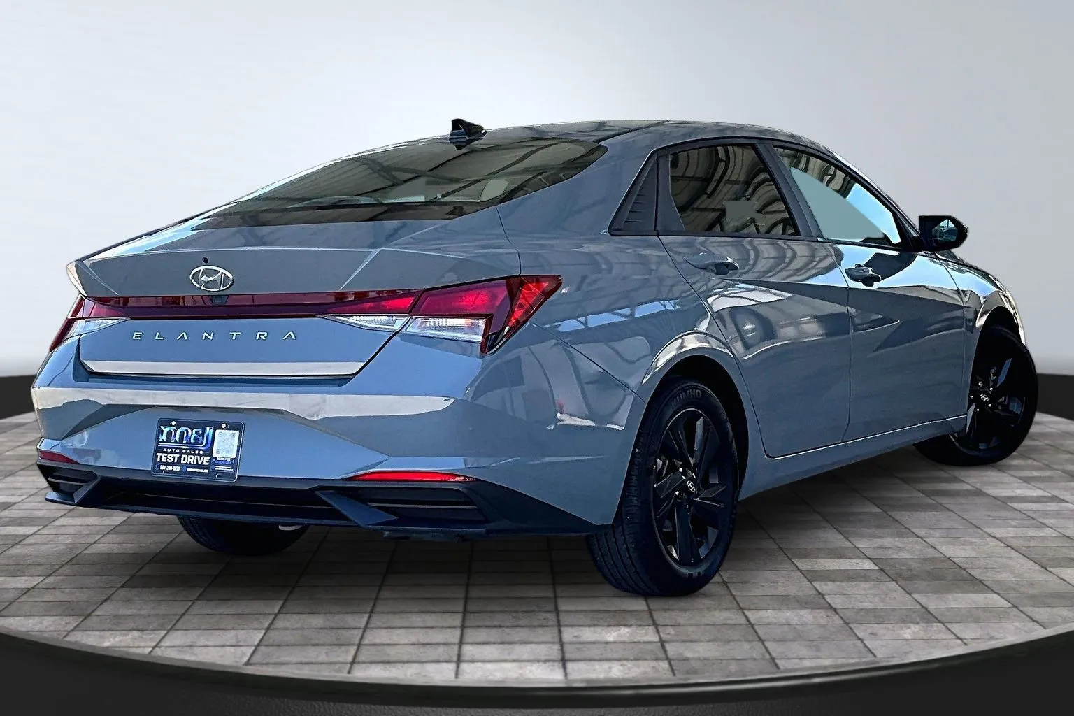 Hyundai Elantra photo 6