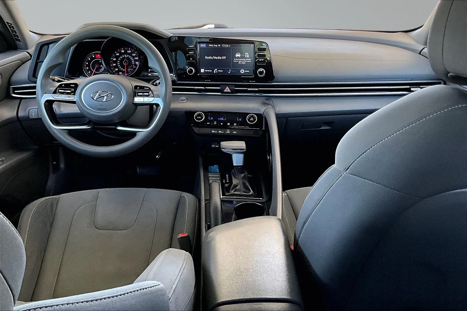 Hyundai Elantra photo 7