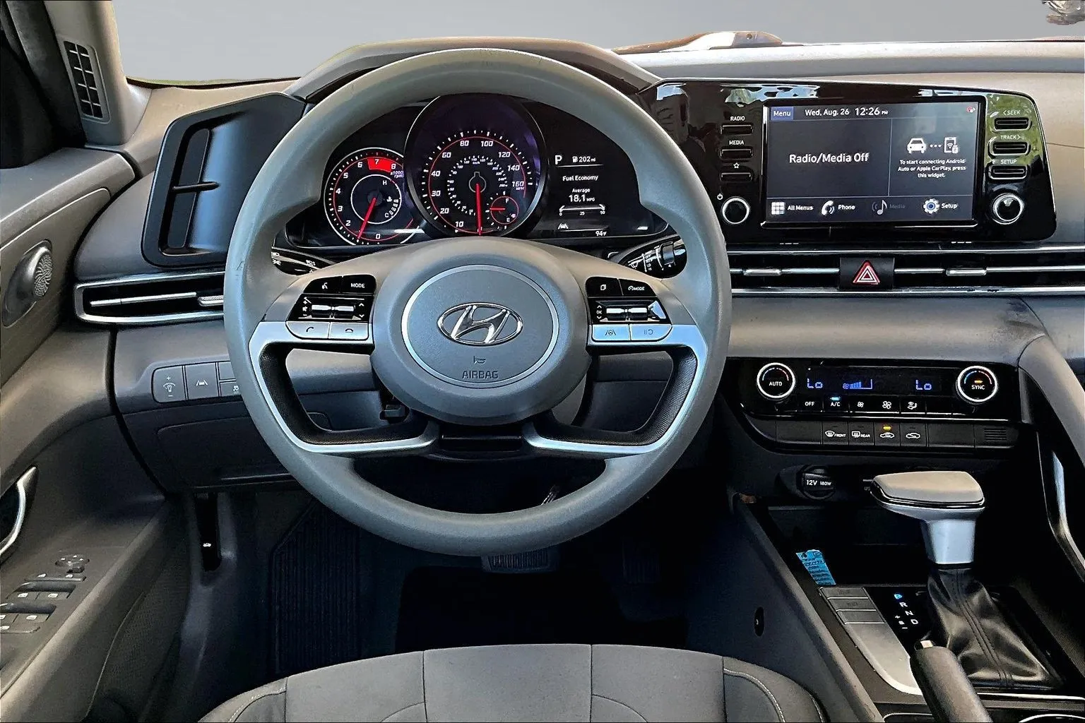 Hyundai Elantra photo 8