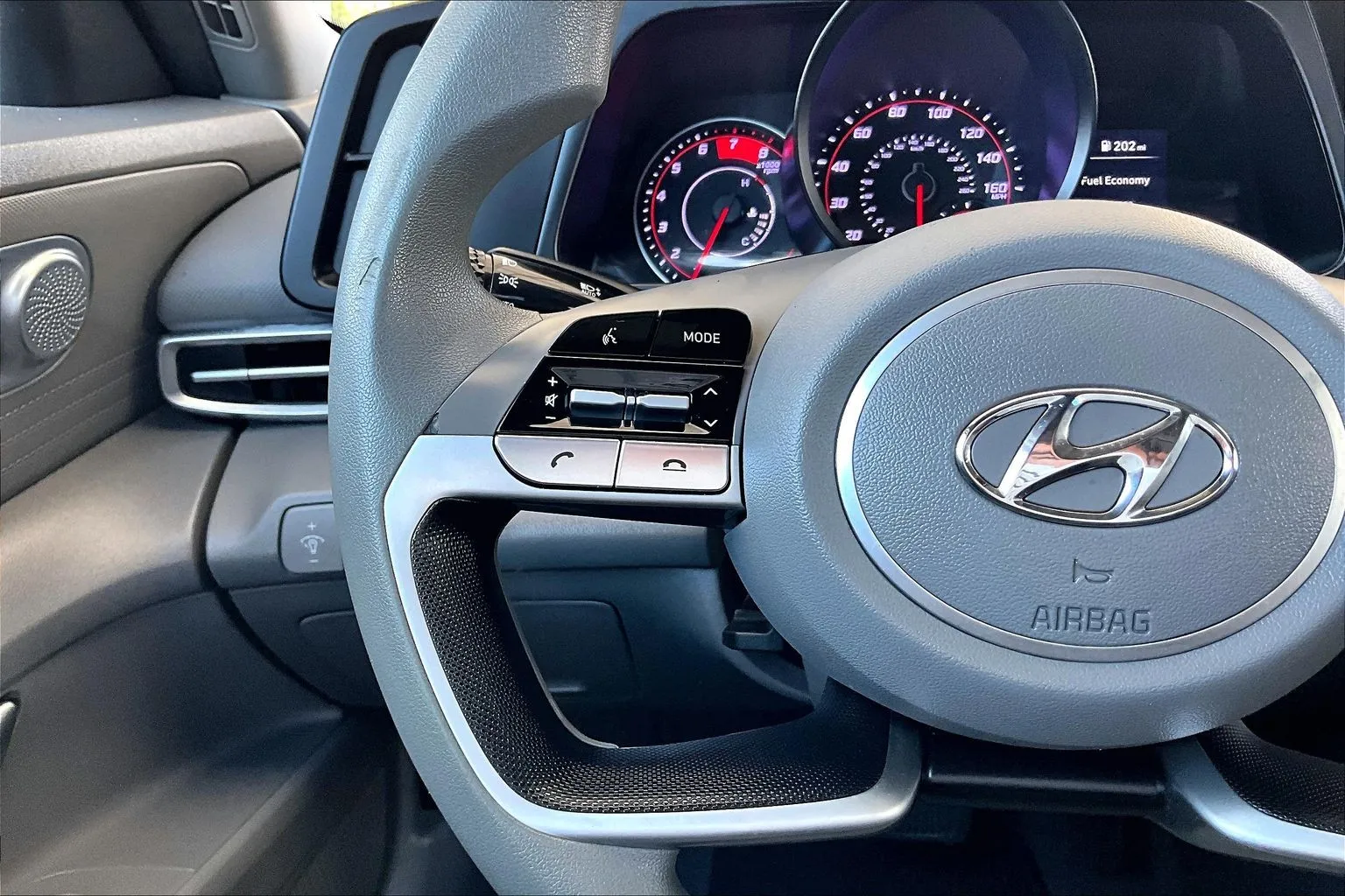 Hyundai Elantra photo 10