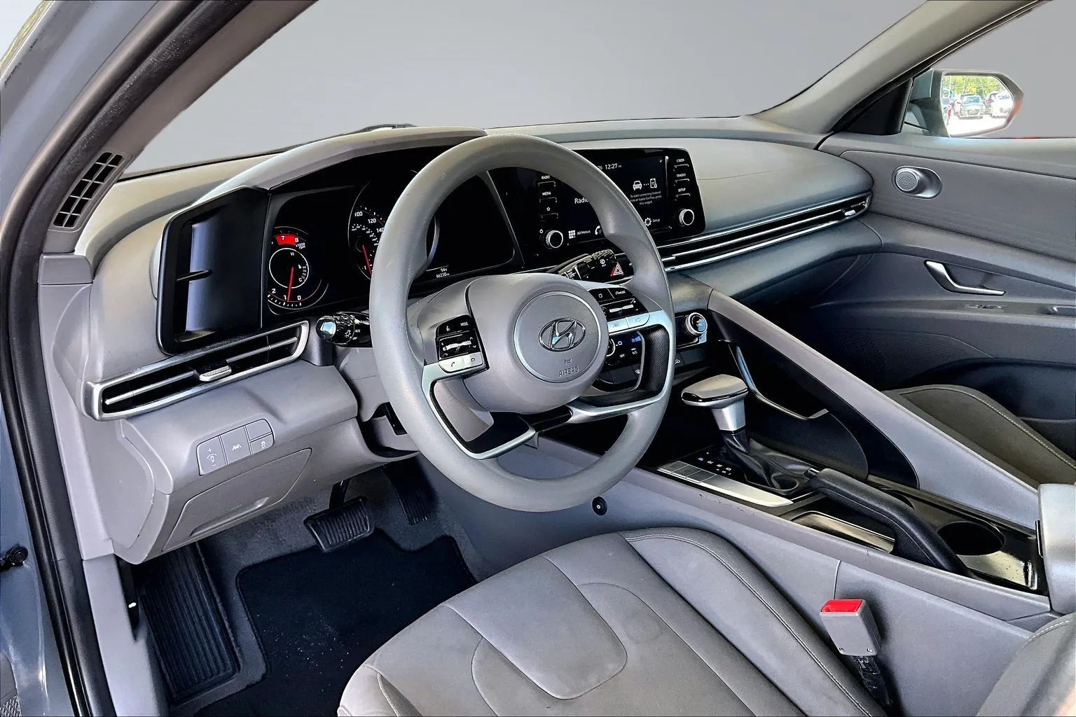 Hyundai Elantra photo 14