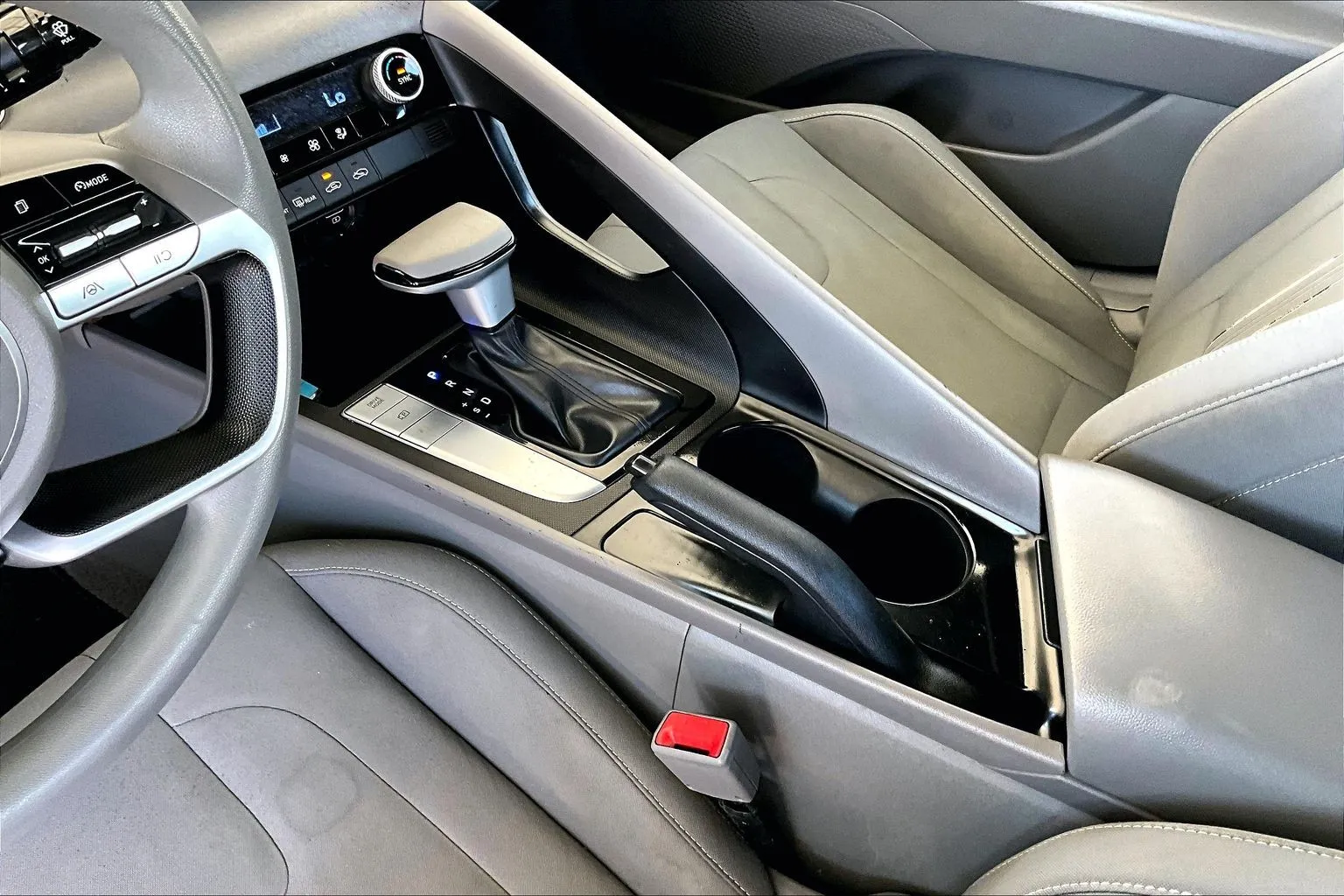 Hyundai Elantra photo 15