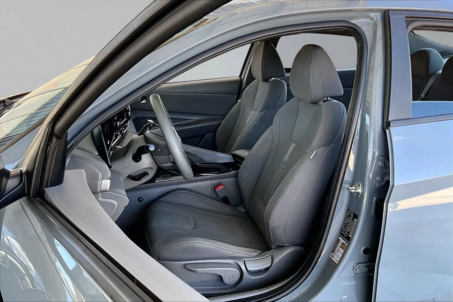 Hyundai Elantra photo 18
