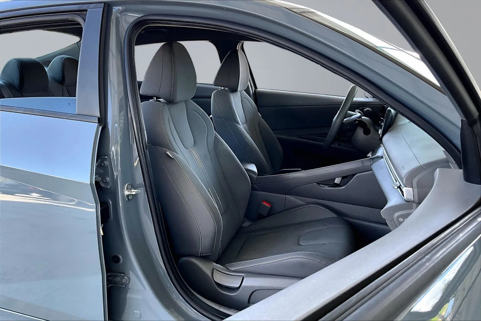 Hyundai Elantra photo 25