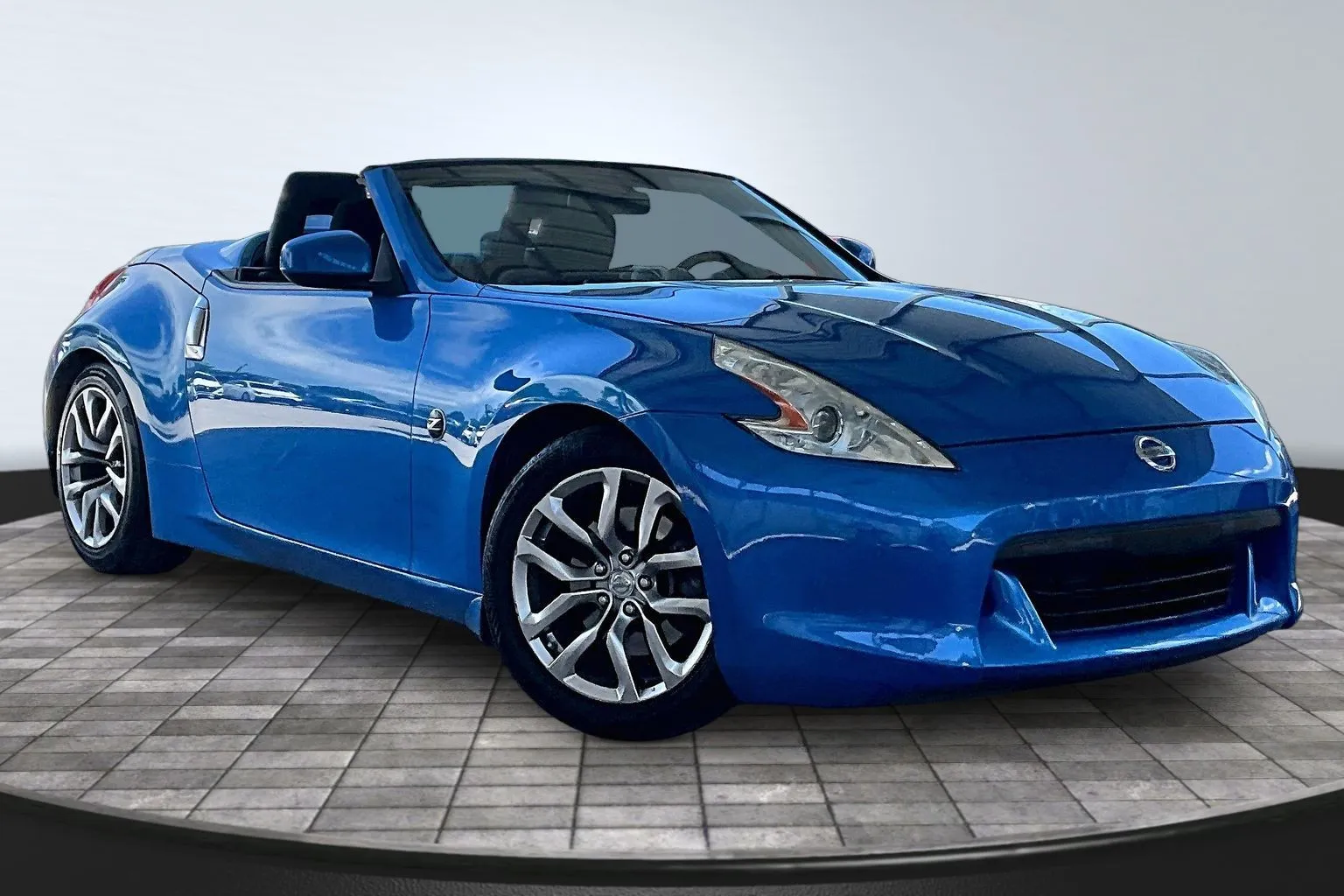 Nissan 370Z photo 3