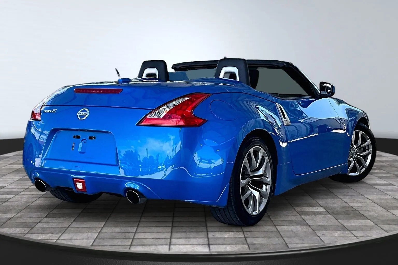 Nissan 370Z photo 6