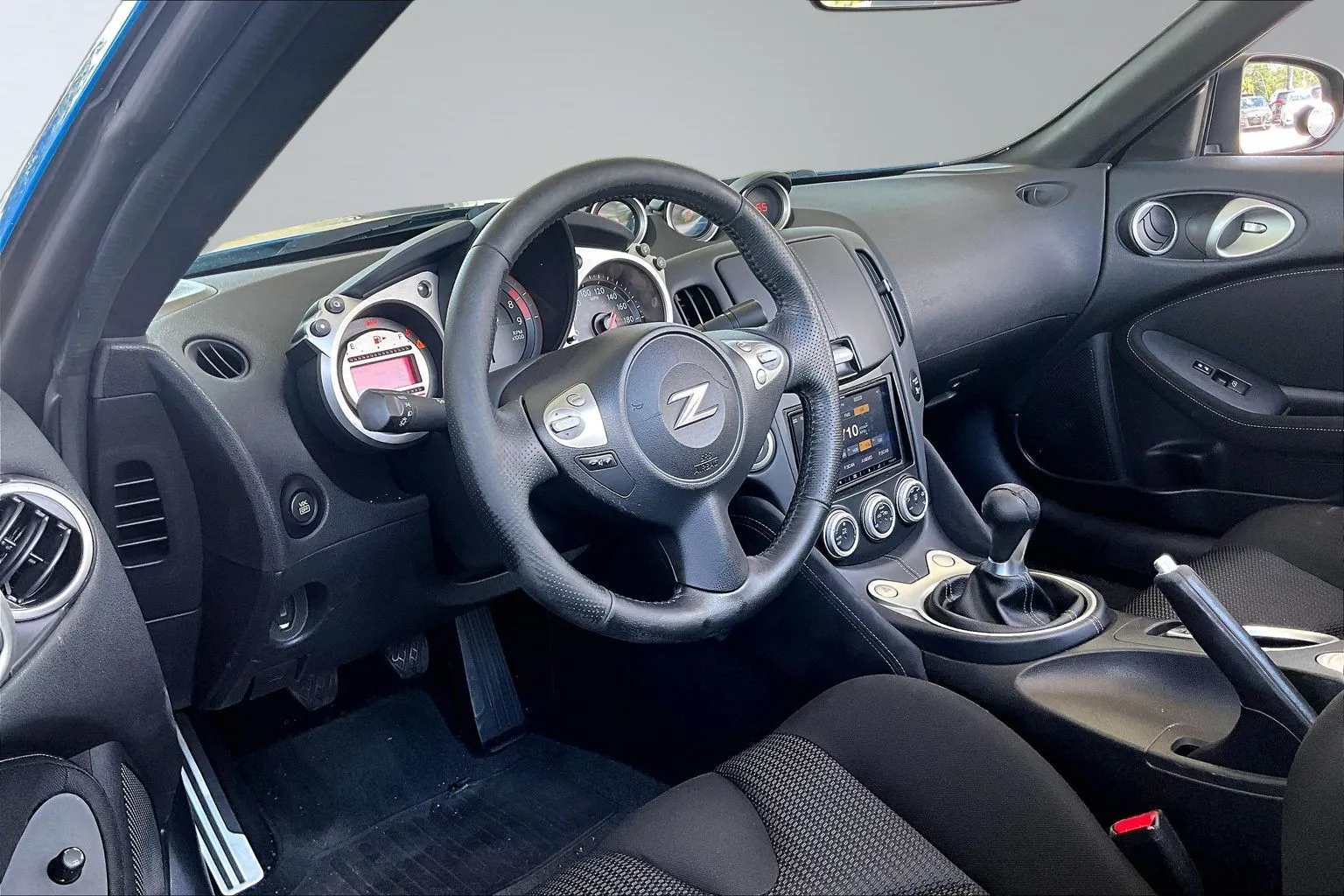 Nissan 370Z photo 13