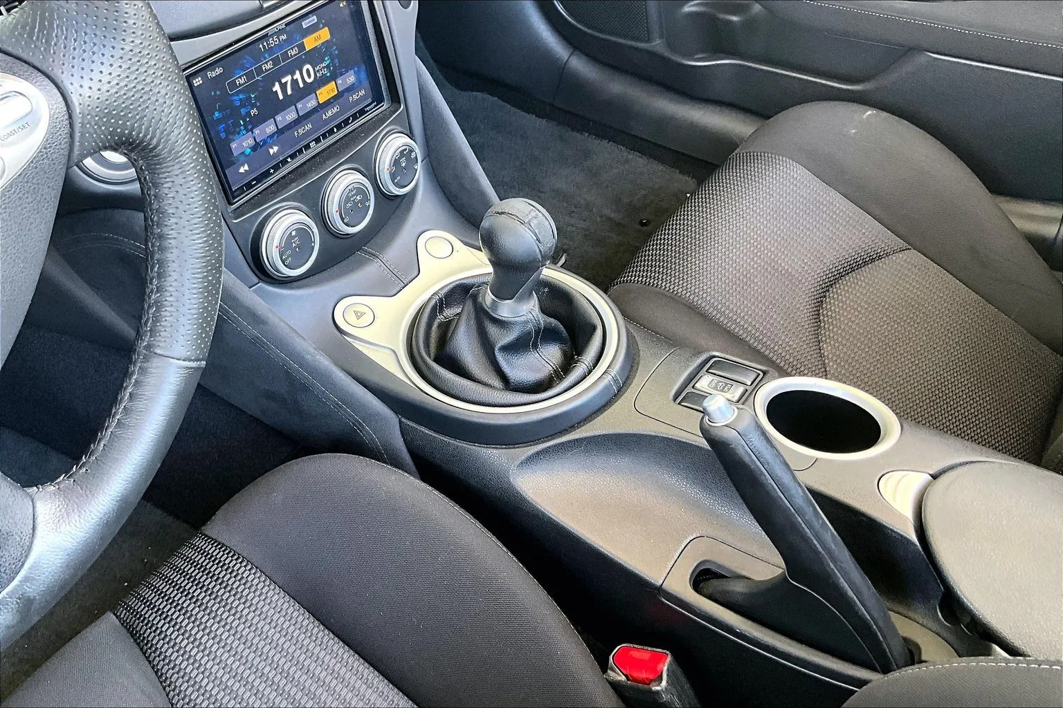 Nissan 370Z photo 14