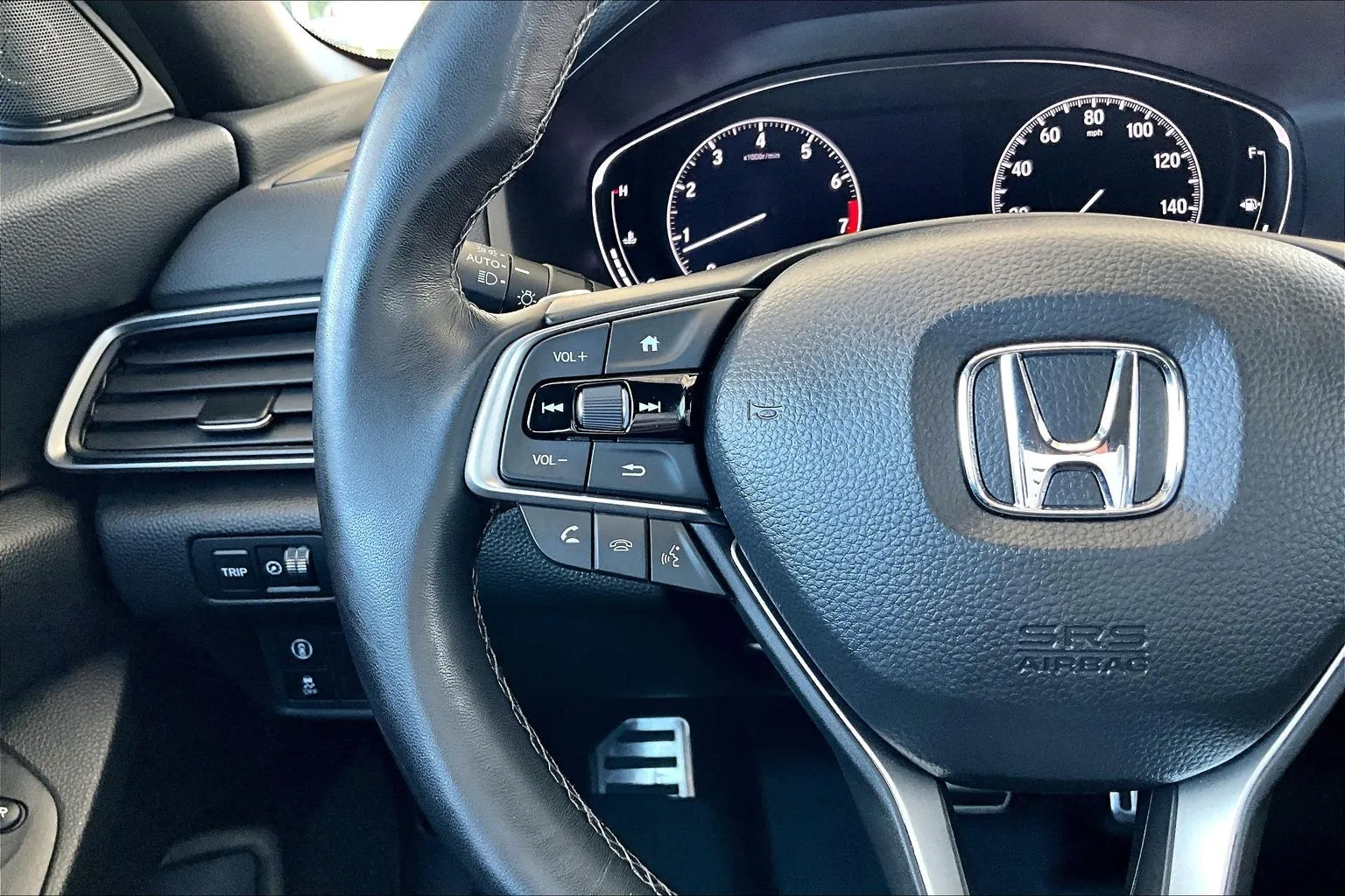 Honda Accord photo 10