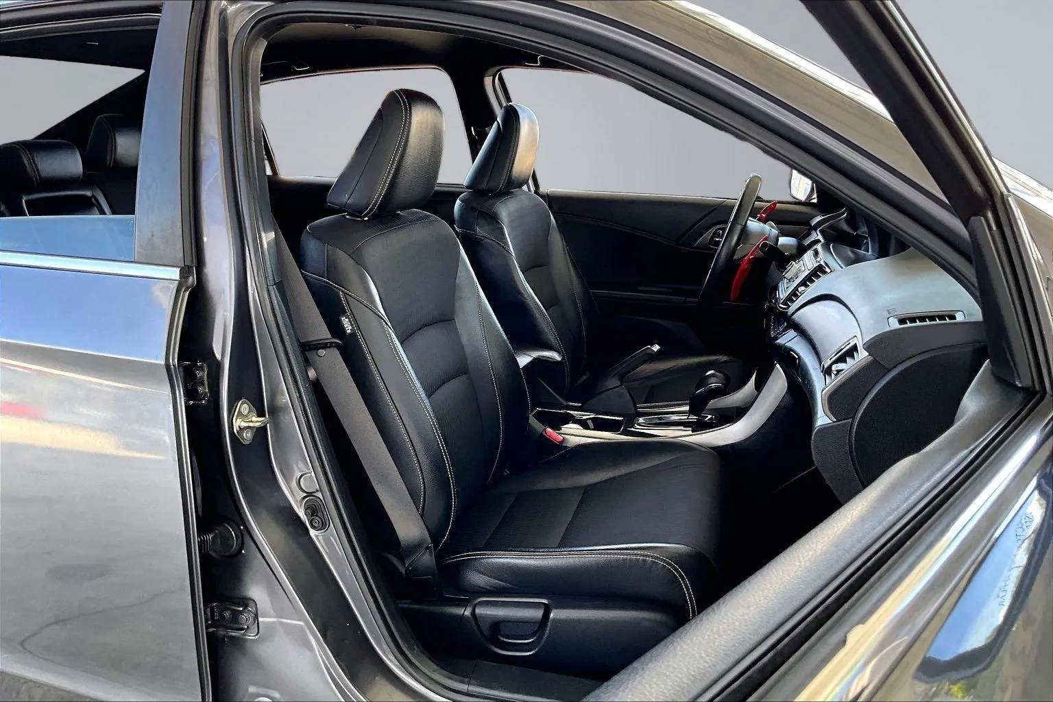Honda Accord photo 25