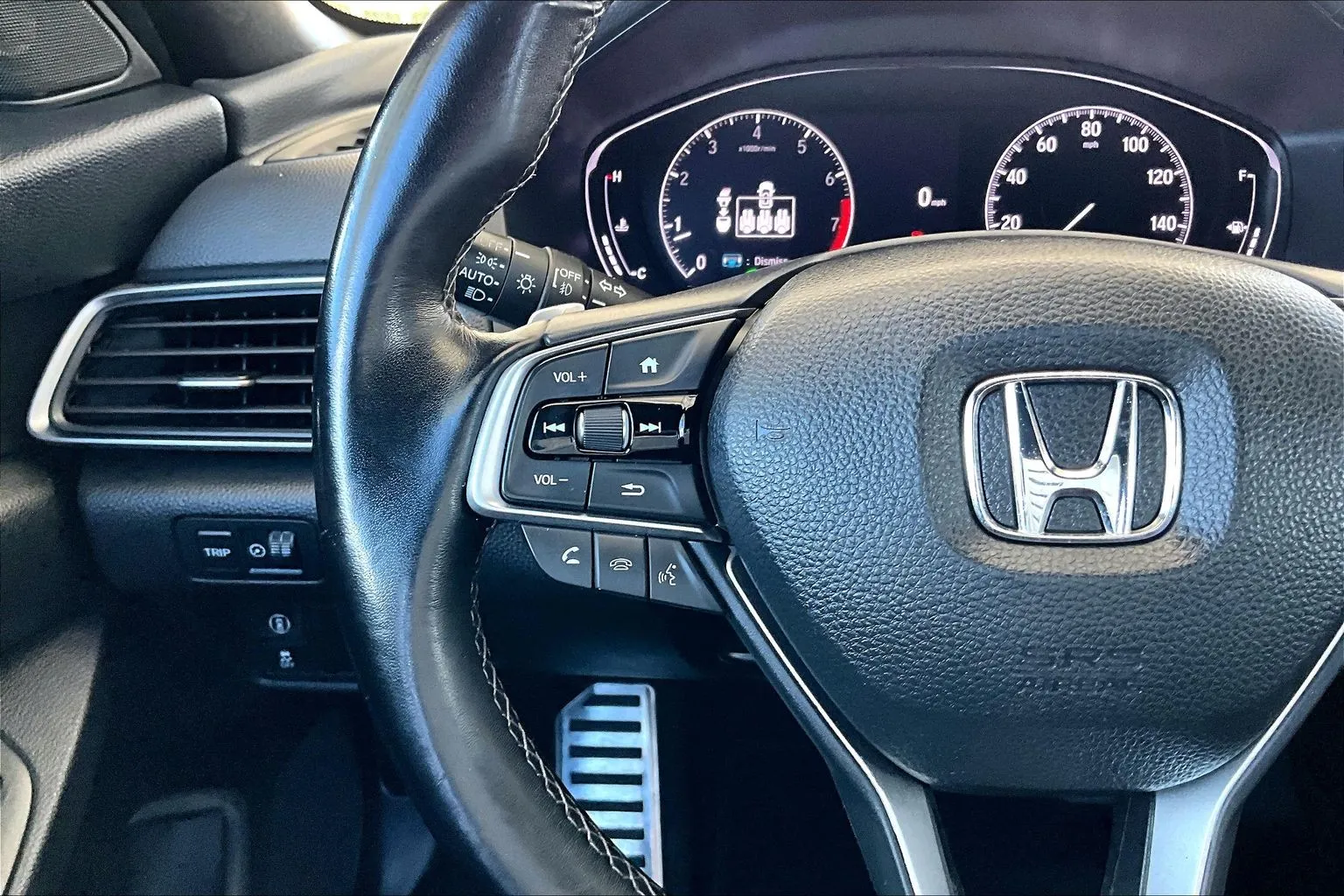 Honda Accord photo 10