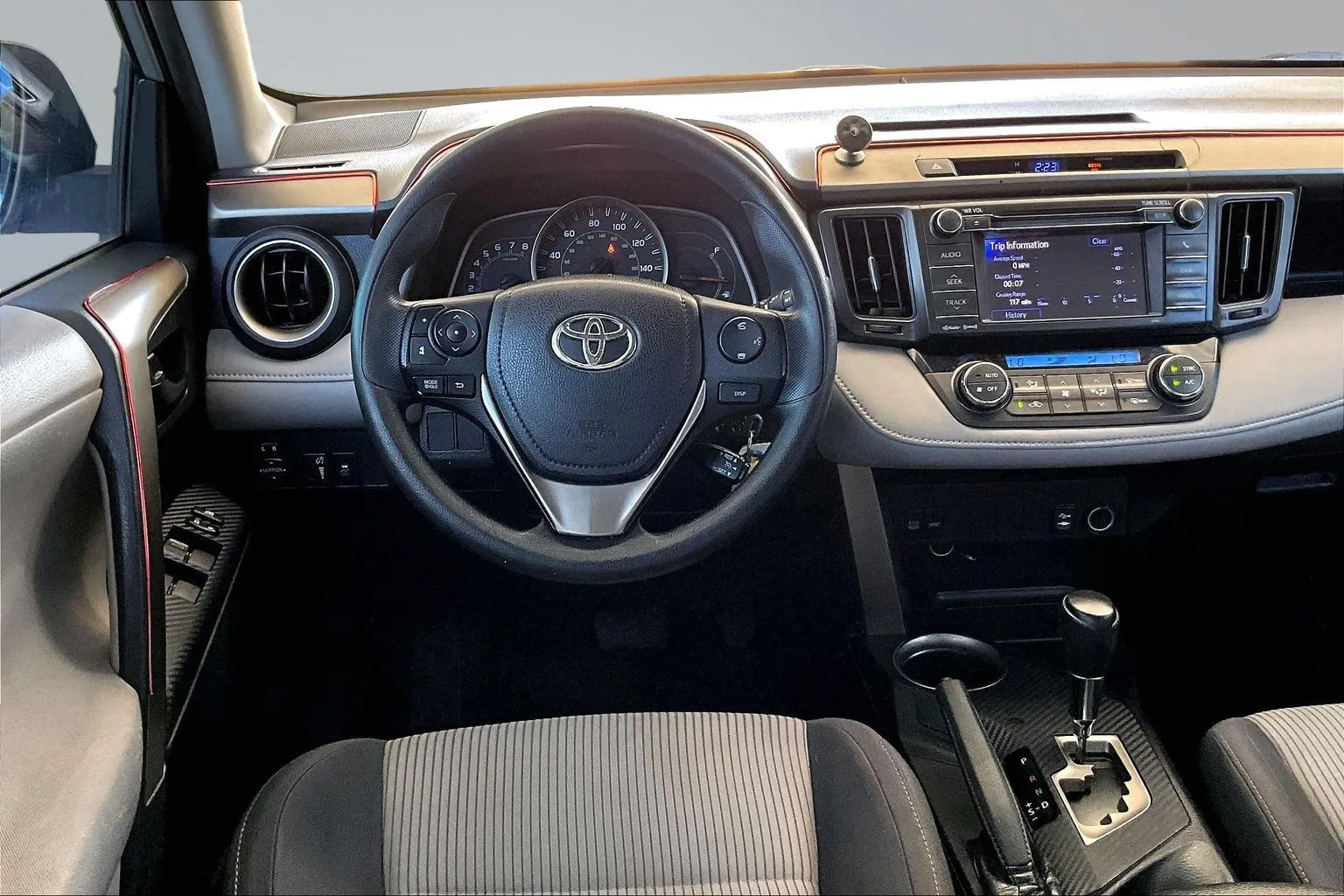 Toyota RAV4 photo 8