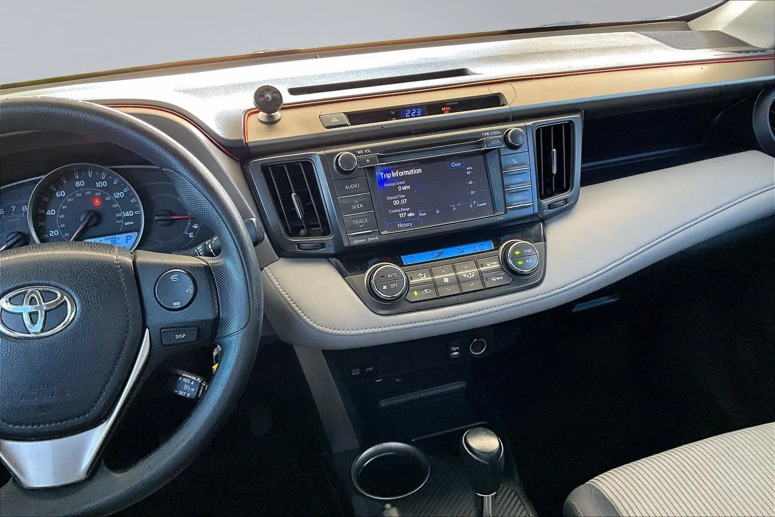 Toyota RAV4 photo 9