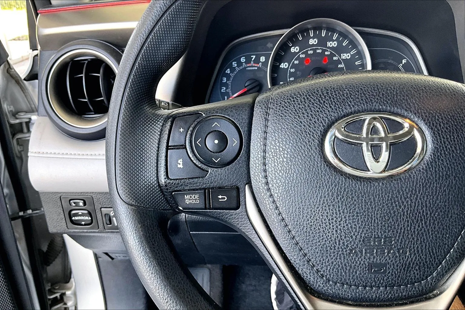 Toyota RAV4 photo 10