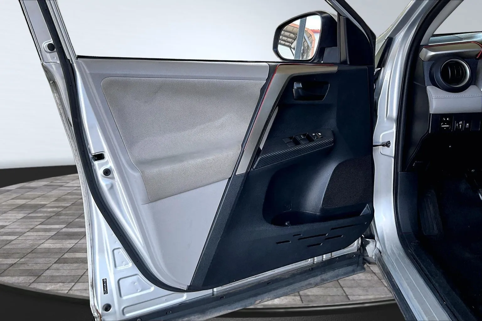 Toyota RAV4 photo 17