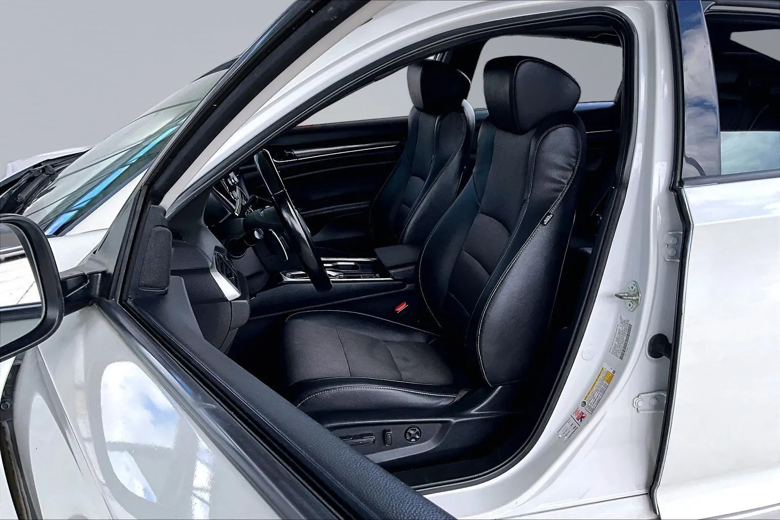 Honda Accord photo 18