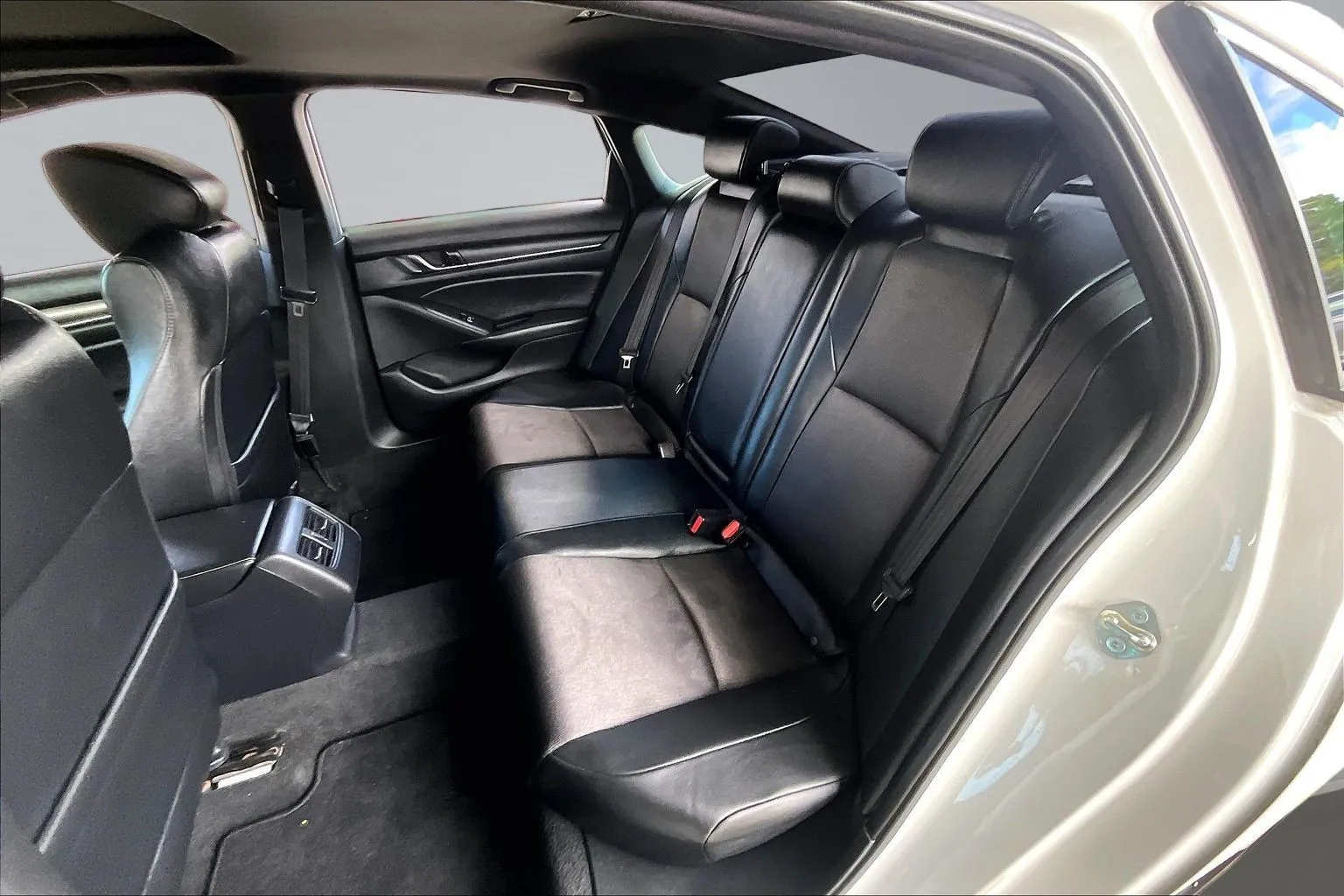 Honda Accord photo 19