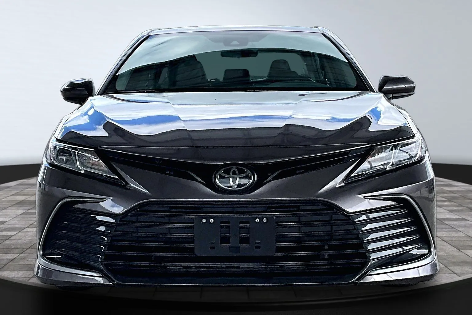 Toyota Camry photo 2