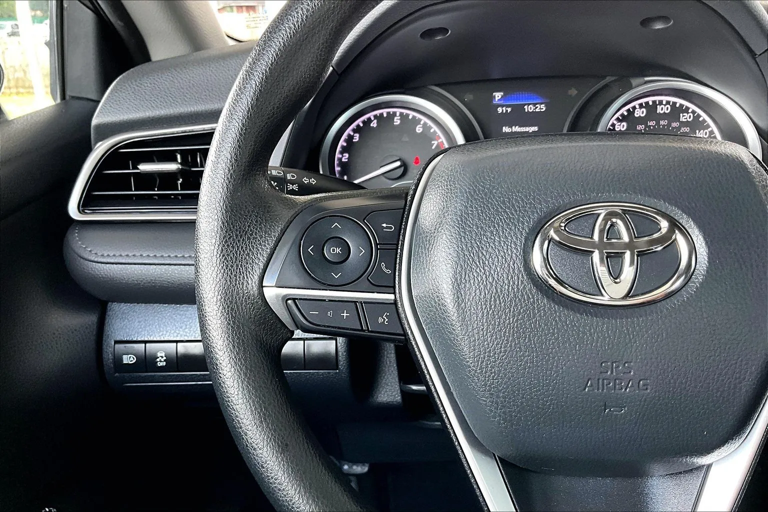 Toyota Camry photo 10