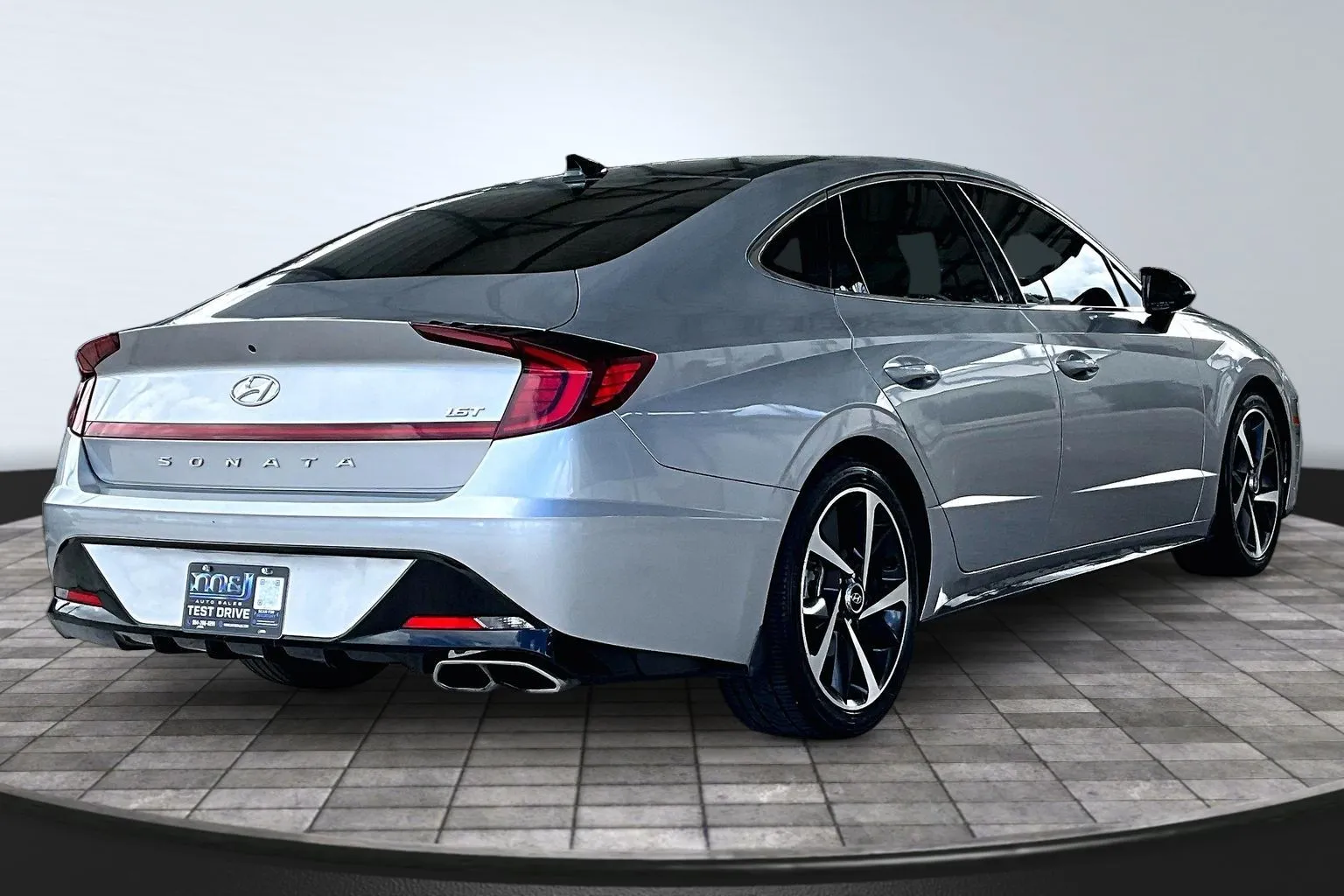 Hyundai Sonata photo 6