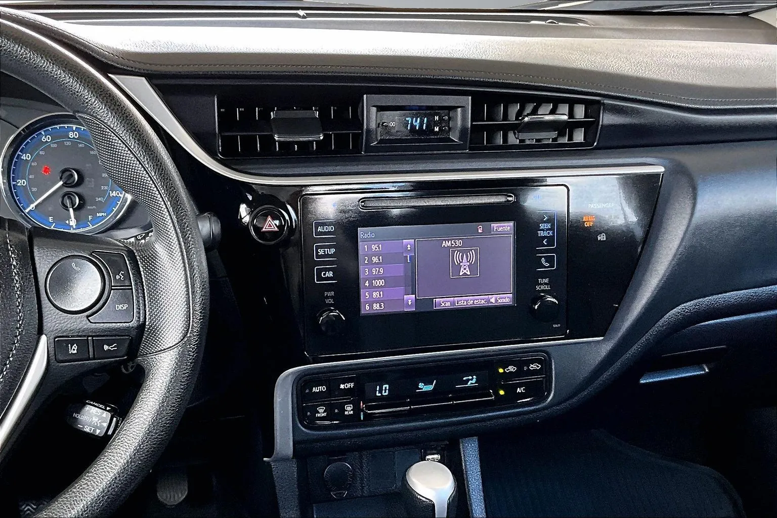 Toyota Corolla photo 9