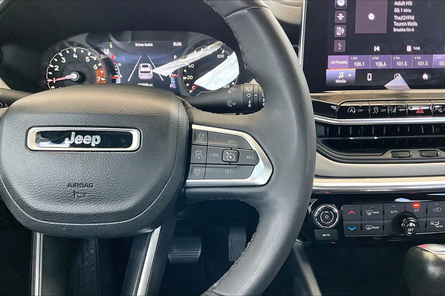 Jeep Compass photo 11