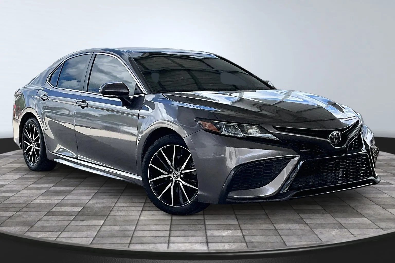 Toyota Camry photo 3
