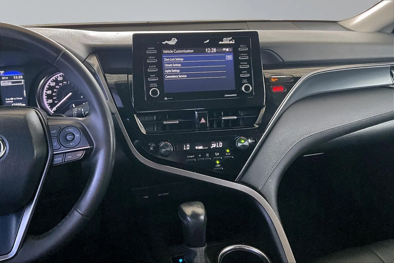 Toyota Camry photo 9