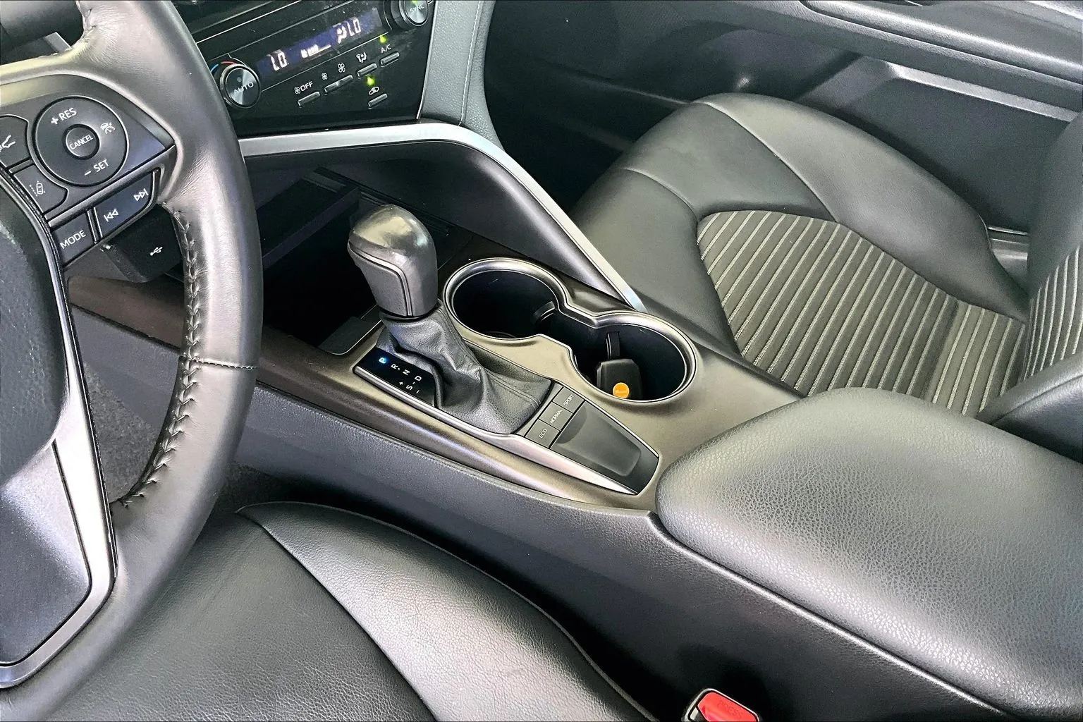 Toyota Camry photo 15