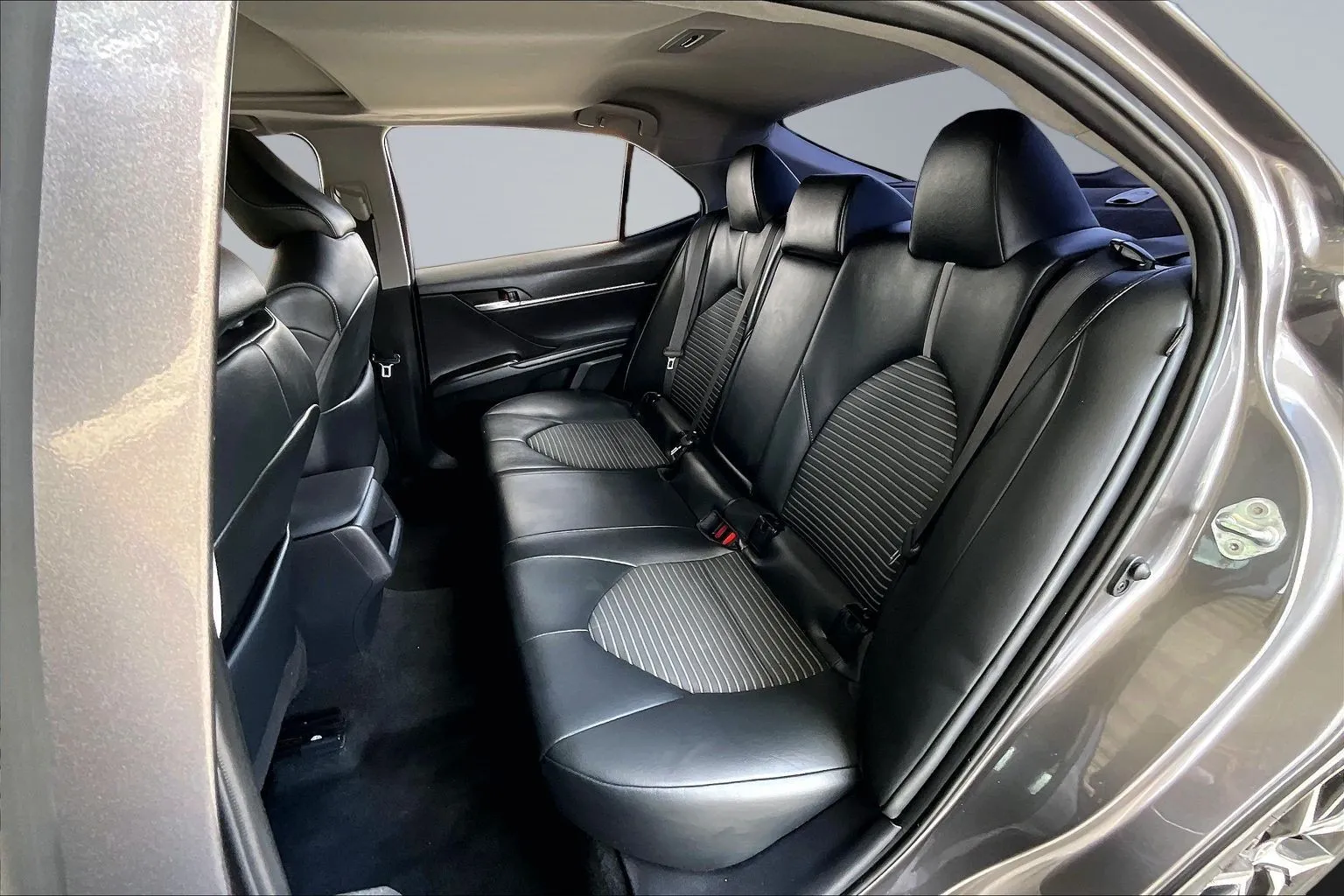 Toyota Camry photo 19