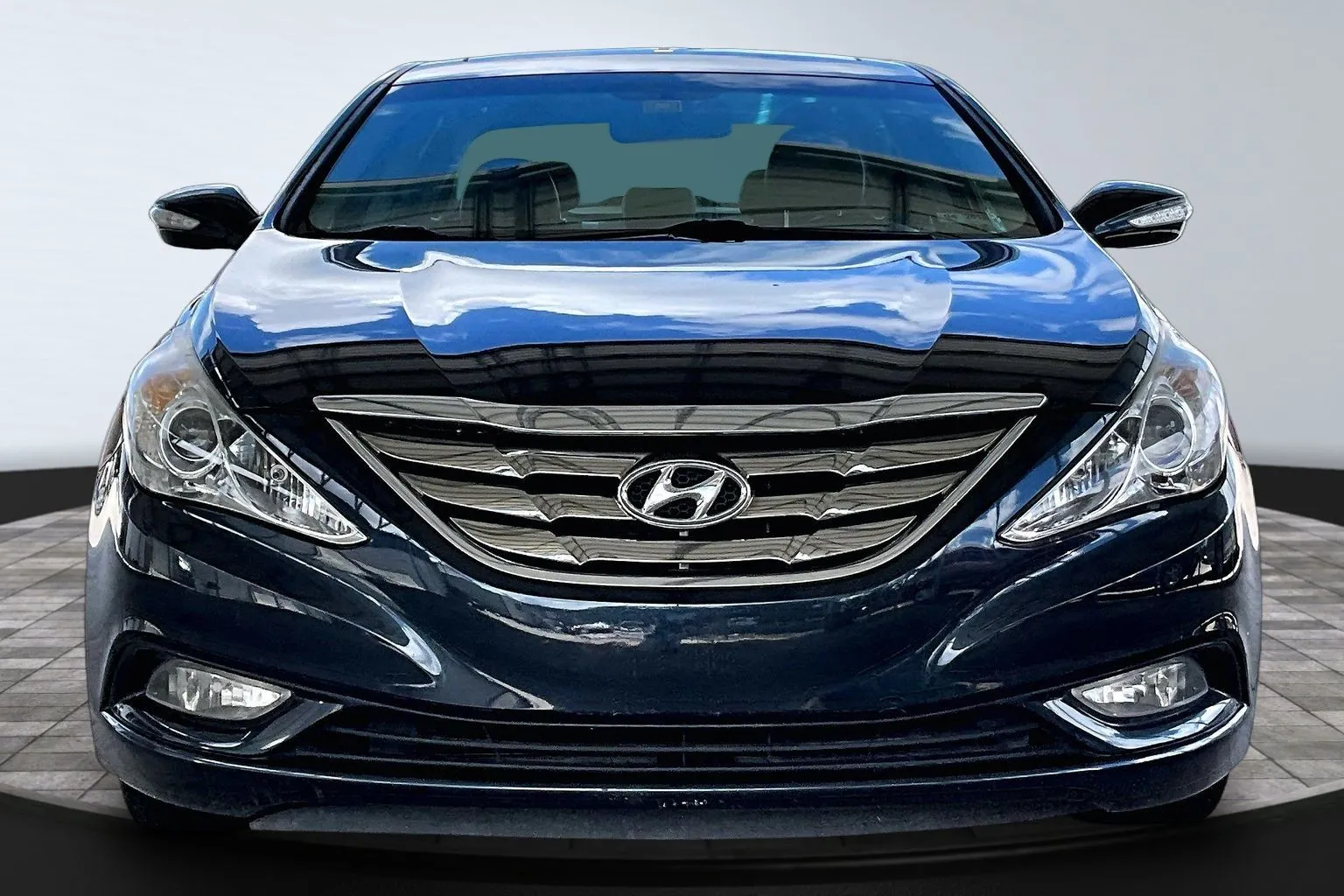 Hyundai Sonata photo 2