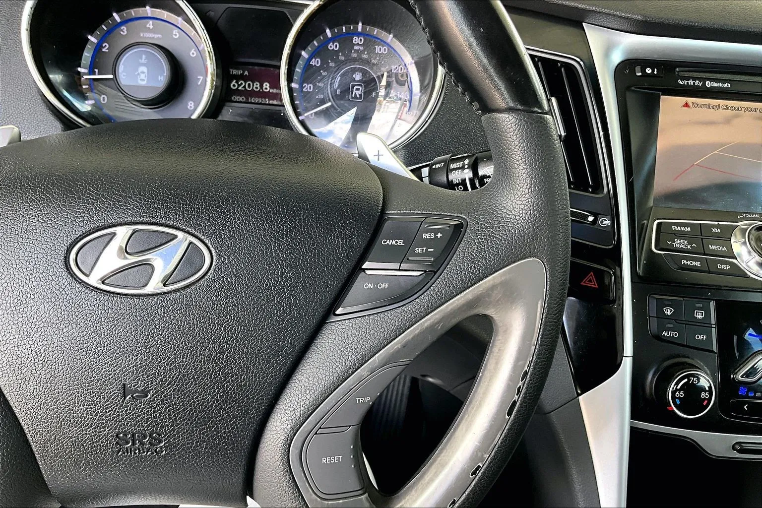 Hyundai Sonata photo 11