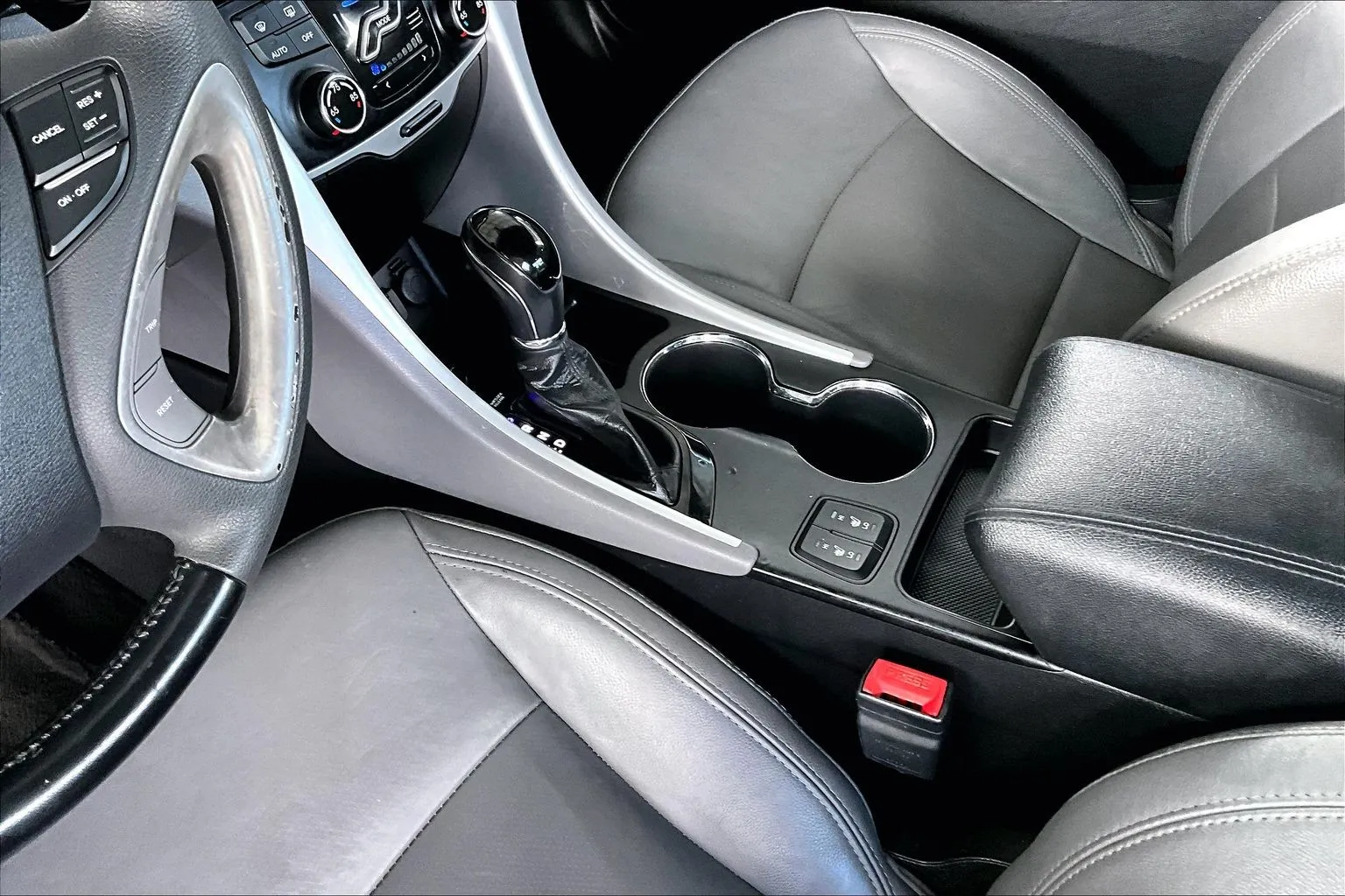 Hyundai Sonata photo 15