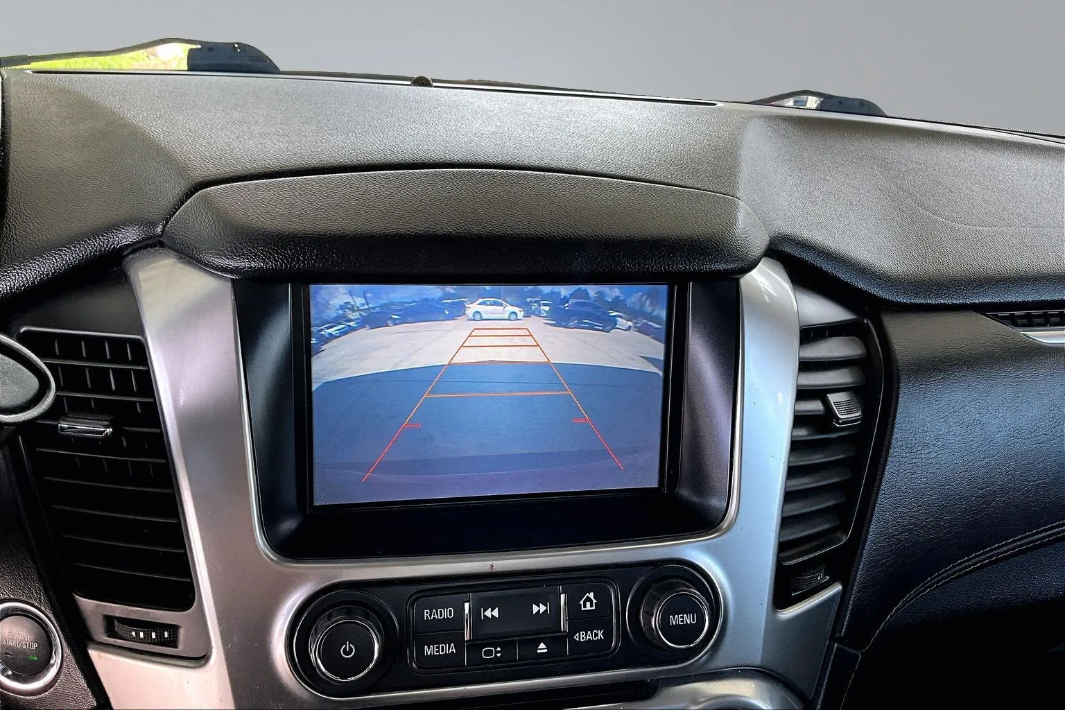 Chevrolet Suburban photo 9