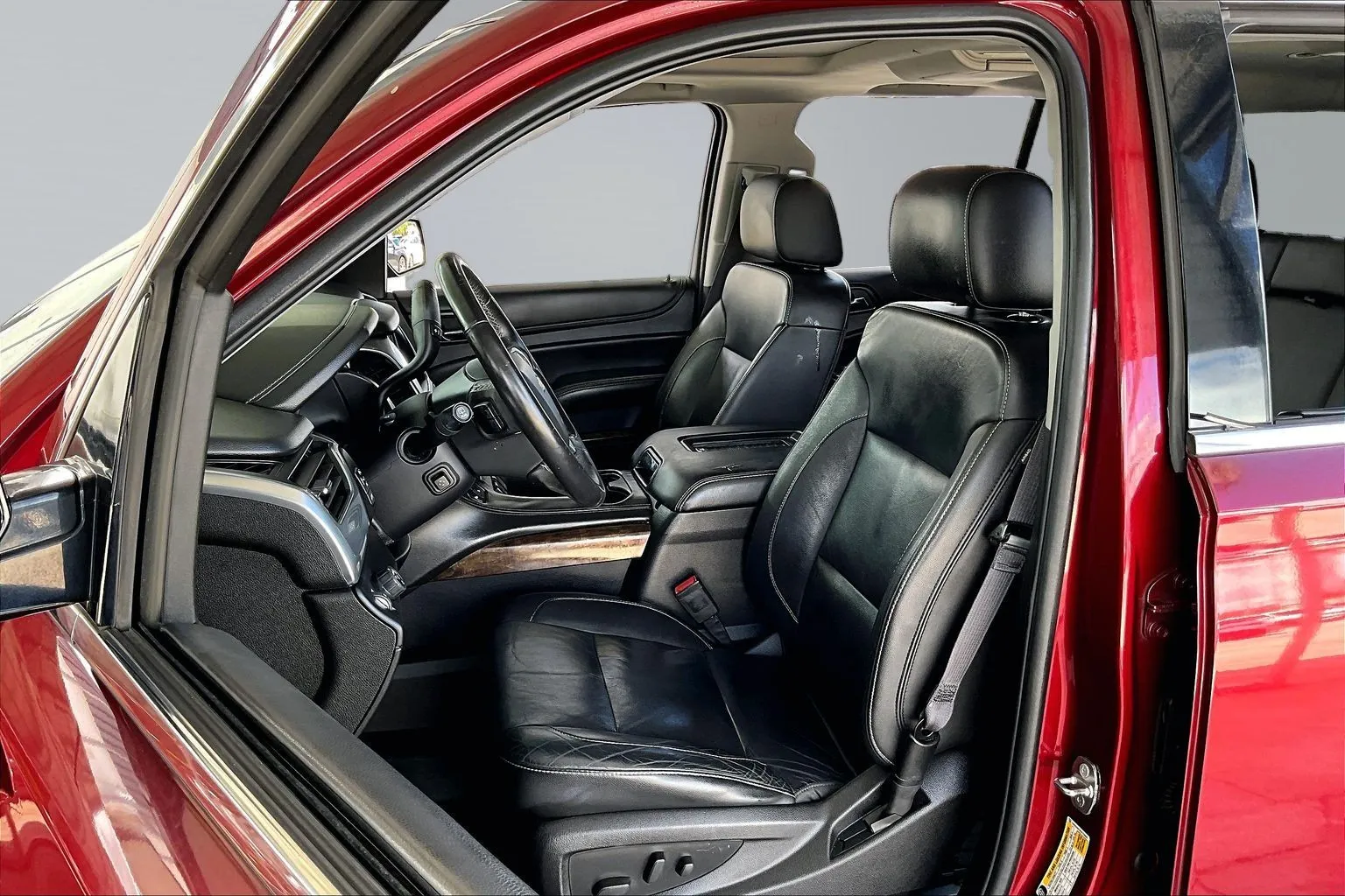 Chevrolet Suburban photo 14