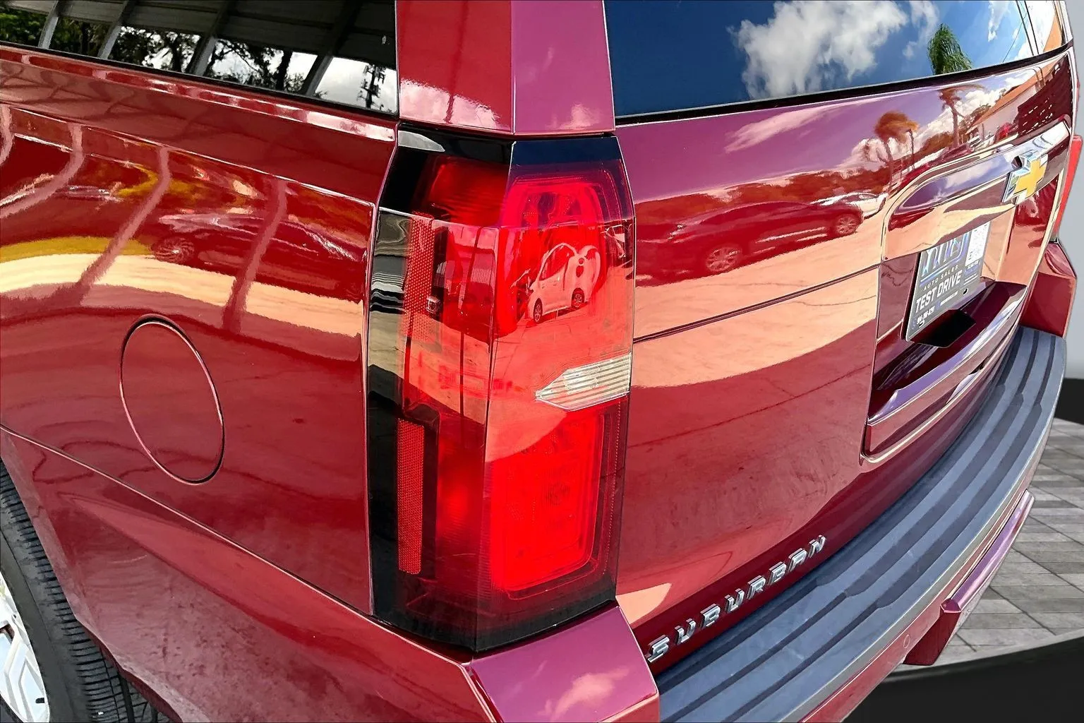 Chevrolet Suburban photo 16