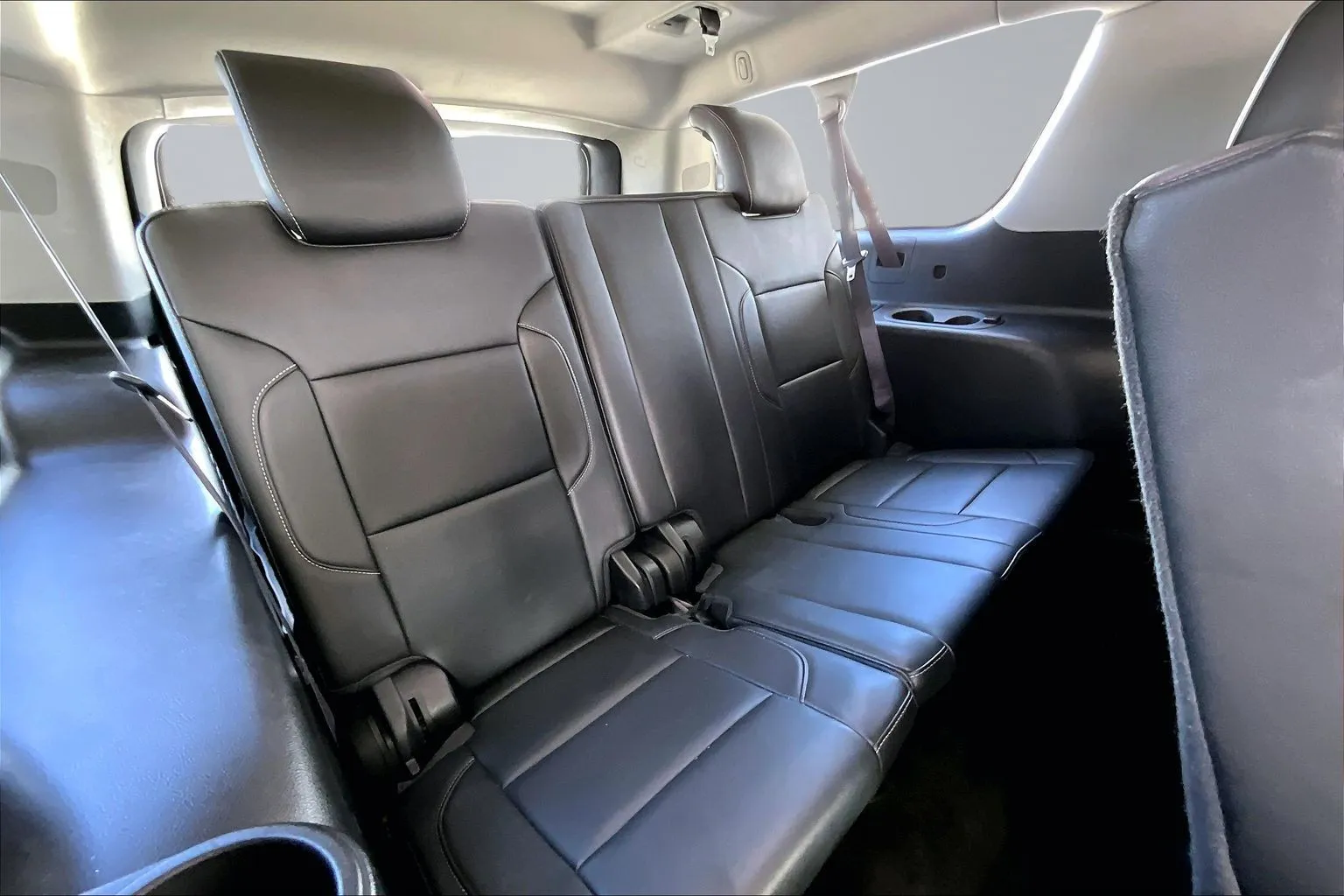 Chevrolet Suburban photo 19