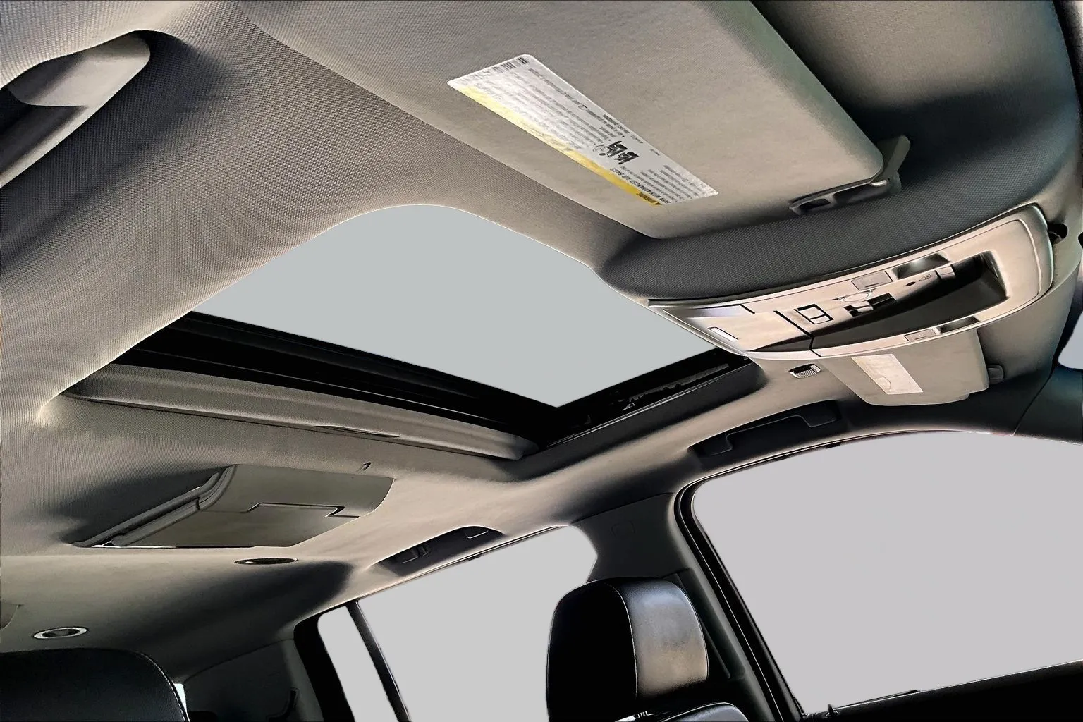 Chevrolet Suburban photo 21