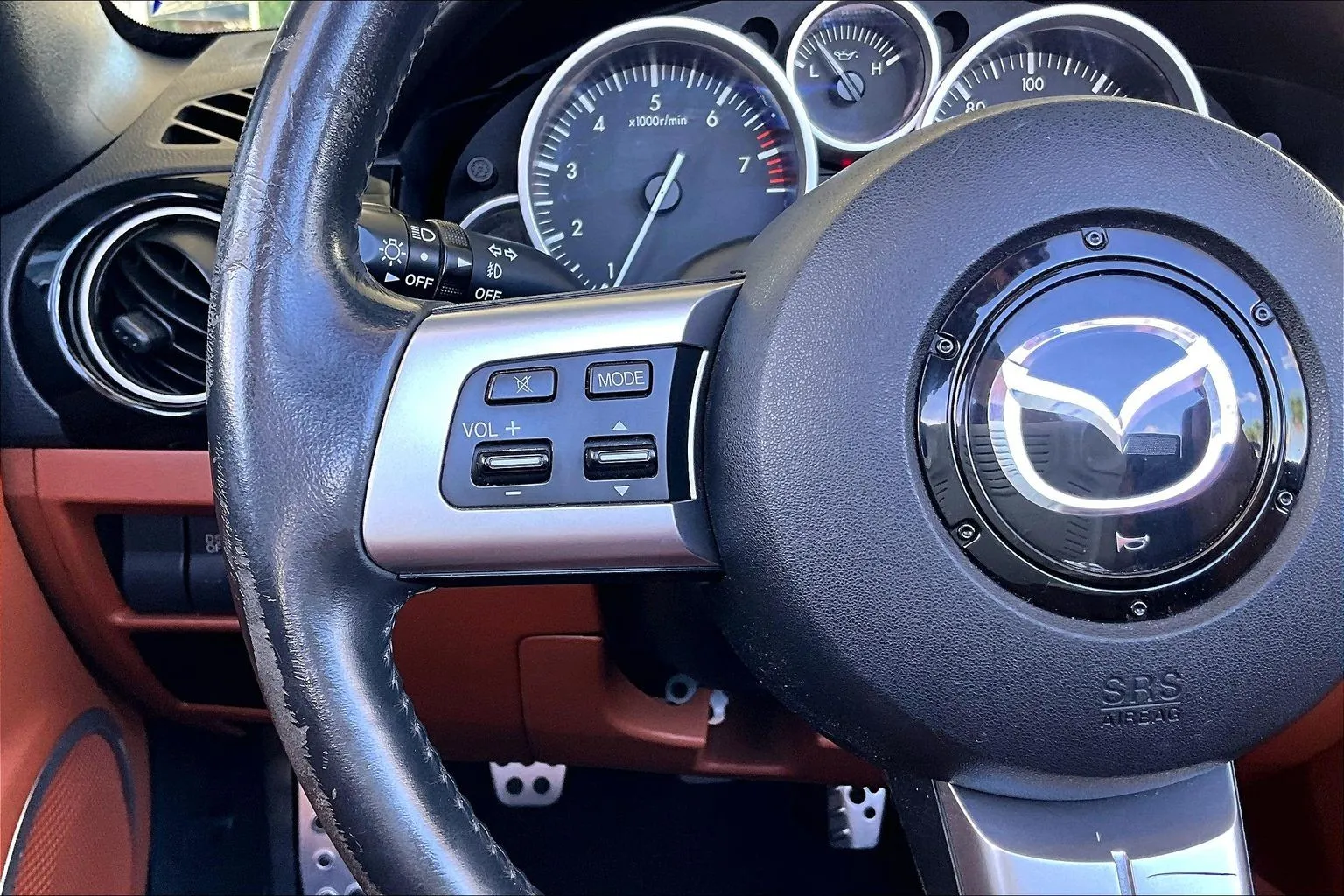 Mazda MX-5 photo 10