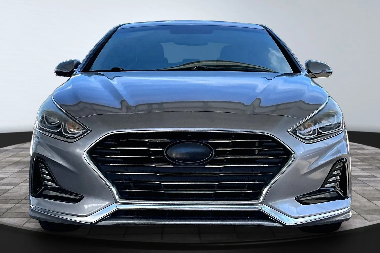 Hyundai Sonata photo 2