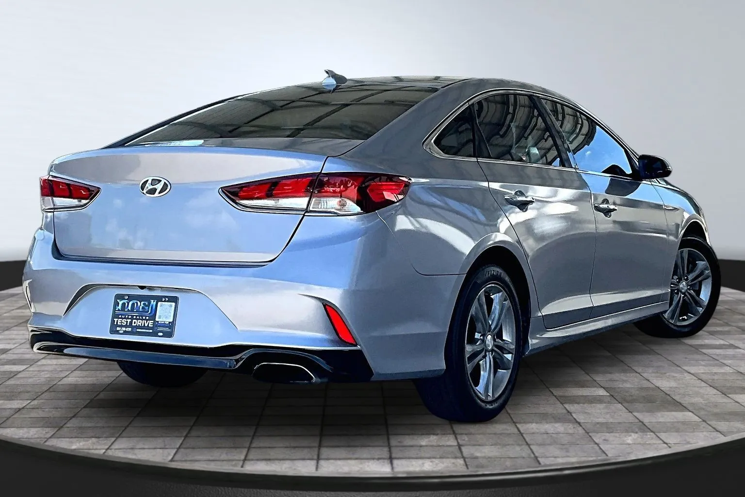 Hyundai Sonata photo 6