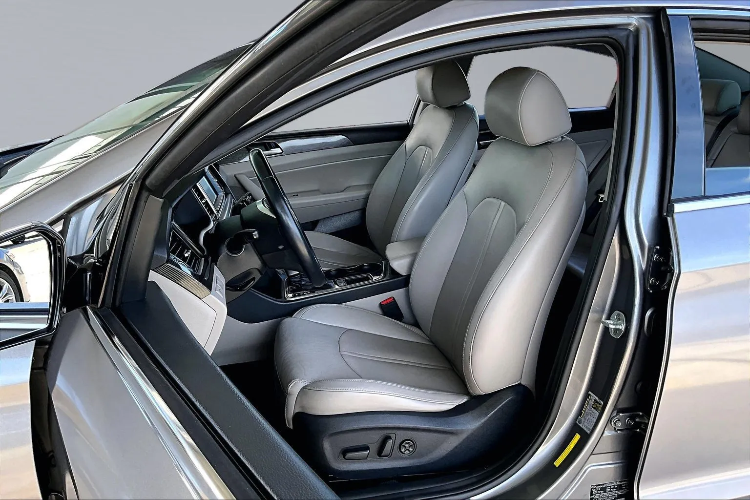 Hyundai Sonata photo 18