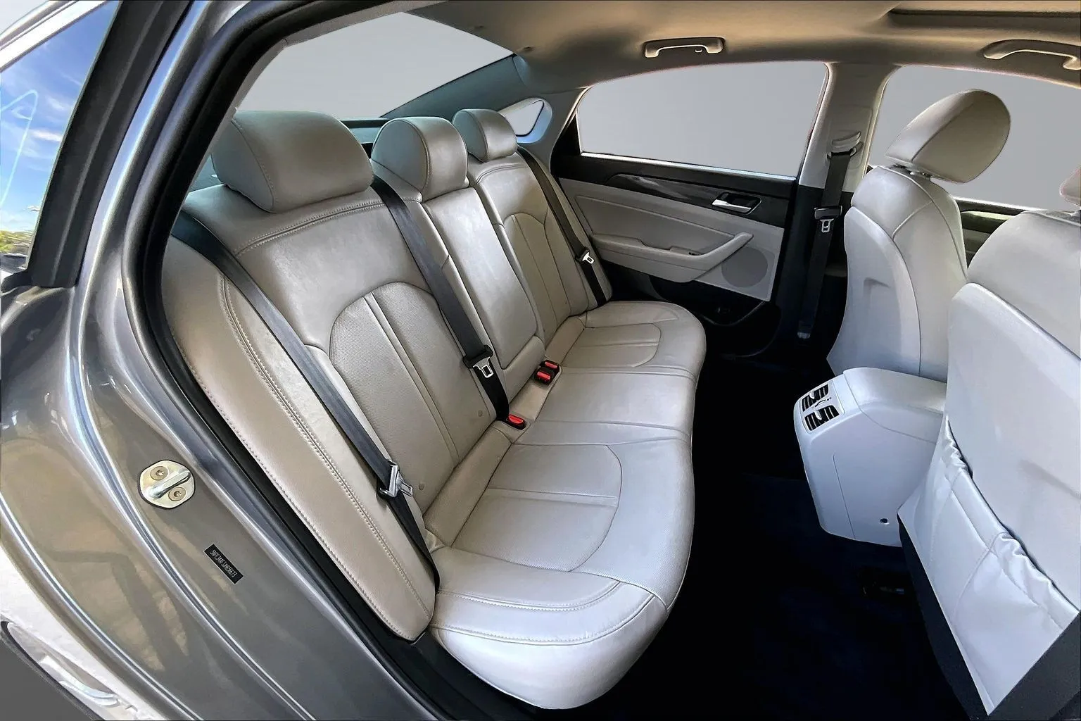 Hyundai Sonata photo 22