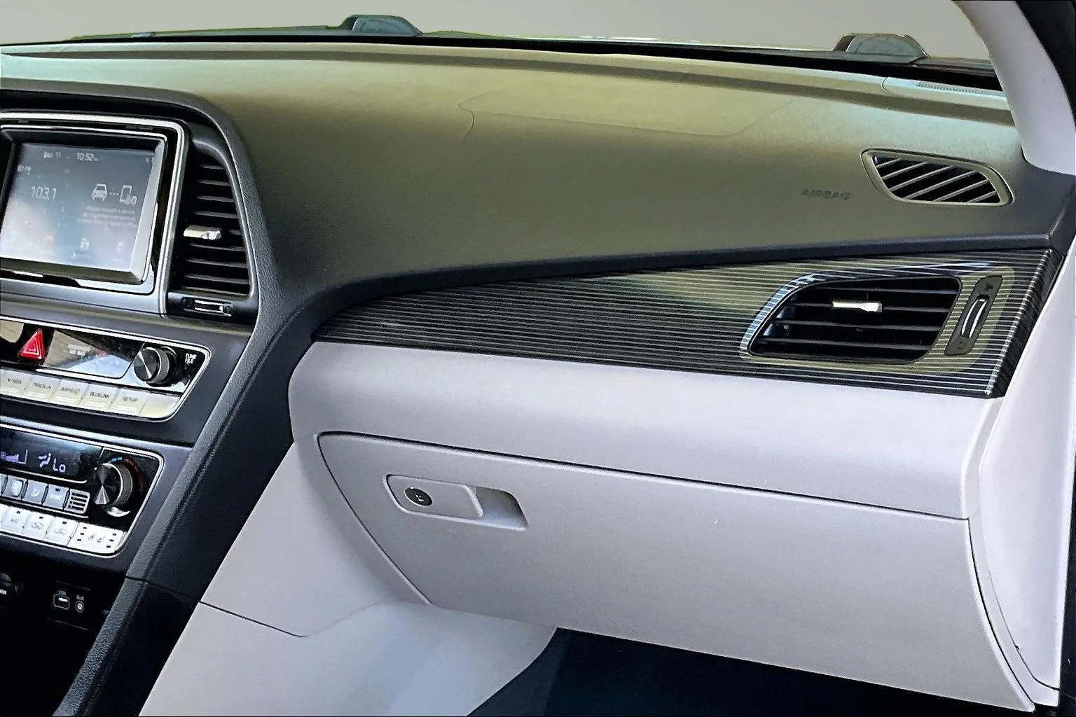 Hyundai Sonata photo 23