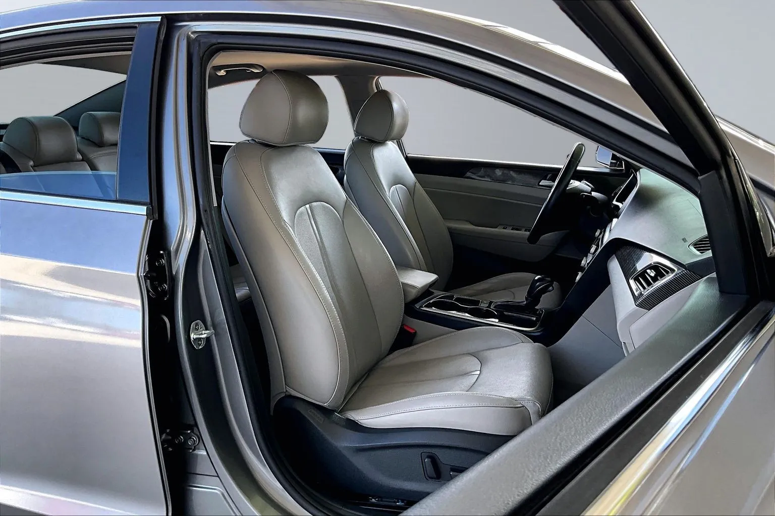 Hyundai Sonata photo 26