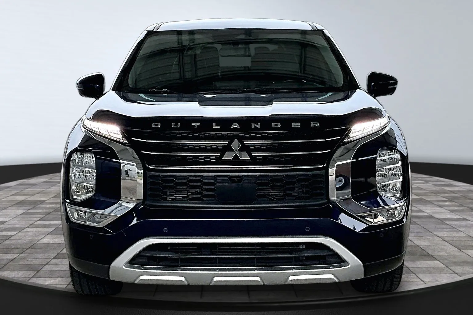 Mitsubishi Outlander photo 2