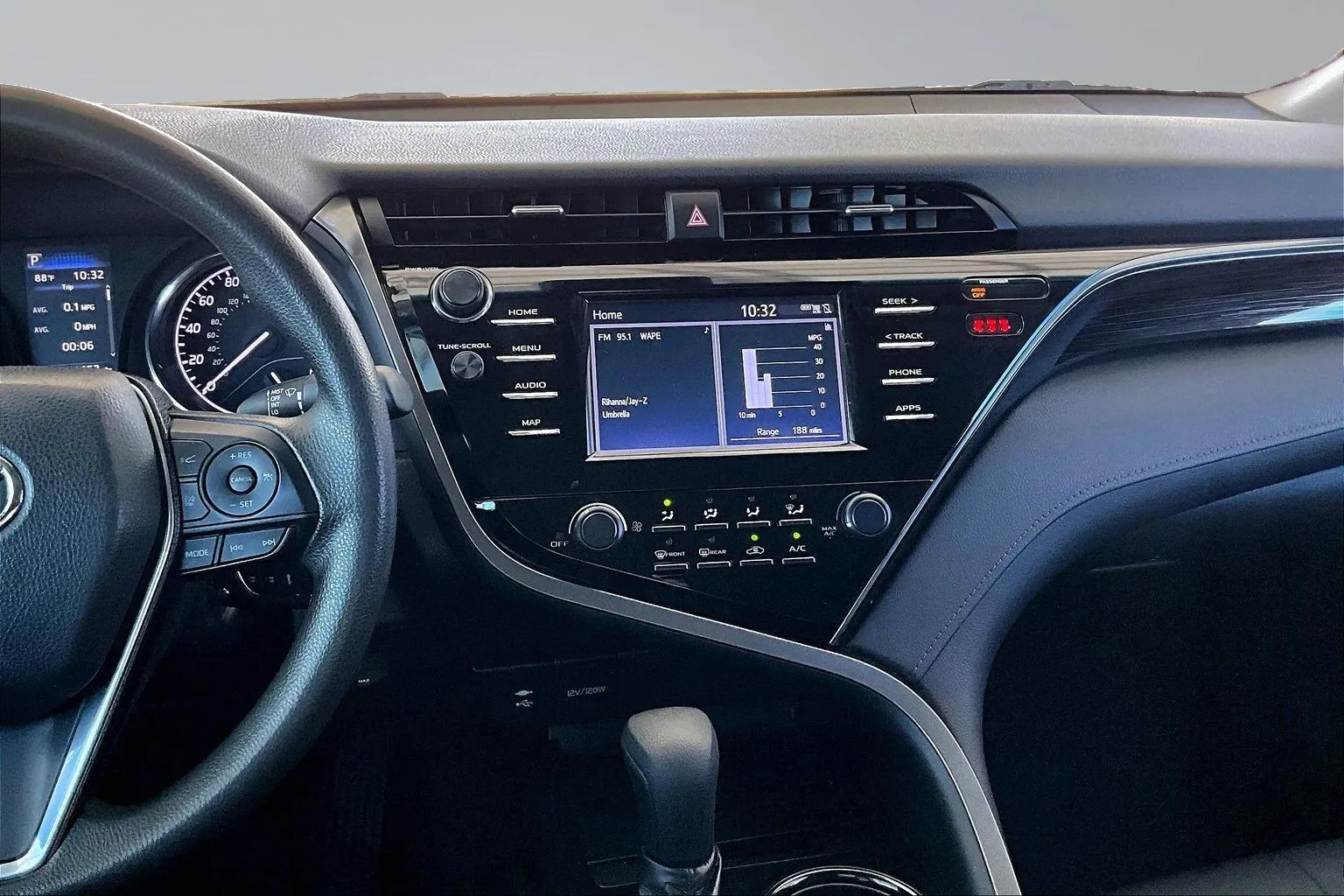 Toyota Camry photo 9